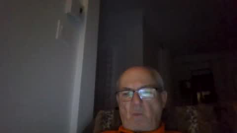 Snapshot of bernard1102 chatting on October 8, 2025, 2:20 am bernard1102 online show from October 8, 2025, 2:20 am