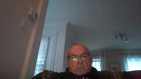 Snapshot of bernard1102 chatting on October 11, 2025, 11:20 am bernard1102 online show from October 11, 2025, 11:20 am