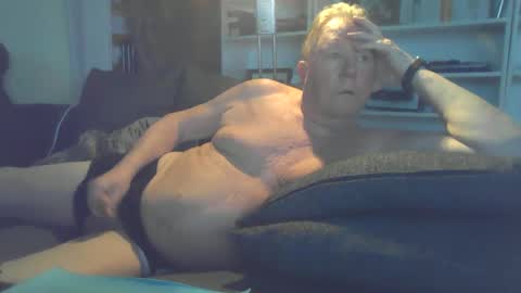 Snapshot of berra3232 chatting on March 3, 2025, 5:42 am berra online show from March 3, 2025, 5:42 am