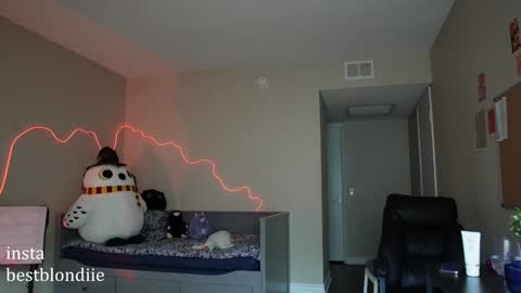 Snapshot of bestblondiiecb chatting on January 17, 2025, 11:29 pm Chloe Next stream on Friday online show from January 17, 2025, 11:29 pm