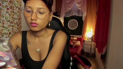 Snapshot of bianca_and_maxwell chatting on December 19, 2024, 1:07 am bianca and maxwell online show from December 19, 2024, 1:07 am