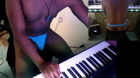 Snapshot of bicepsandfrot chatting on March 6, 2025, 10:09 am BicepsandFrot online show from March 6, 2025, 10:09 am