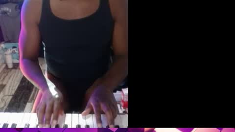 Snapshot of bicepsandfrot chatting on November 7, 2025, 2:55 am BicepsandFrot online show from November 7, 2025, 2:55 am