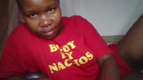 Snapshot of big_diva chatting on February 5, 2025, 2:29 am big_diva online show from February 5, 2025, 2:29 am