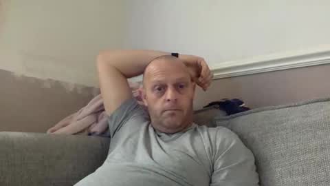 bigbumlover2377 online show from November 10, 2025, 10:36 am