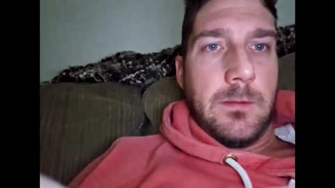 Snapshot of bigcanuck35 chatting on October 28, 2025, 12:52 pm bigcanuck35 online show from October 28, 2025, 12:52 pm