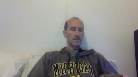 Snapshot of bighugemouthful chatting on November 3, 2025, 9:48 pm Chaz online show from November 3, 2025, 9:48 pm