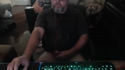 bighugmugg online show from November 1, 2025, 10:56 pm