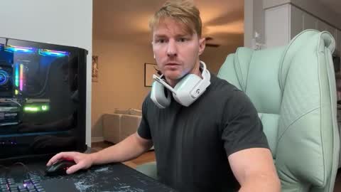 Snapshot of bigmcr1 chatting on October 14, 2025, 2:34 am Nick Barker online show from October 14, 2025, 2:34 am