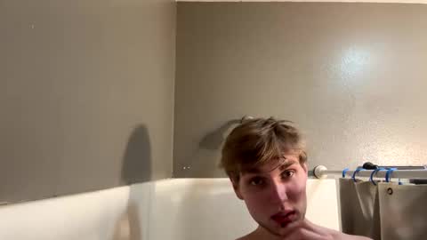 Snapshot of bigskinnyboyshh chatting on December 13, 2024, 5:38 am bigskinnyboyshh online show from December 13, 2024, 5:38 am