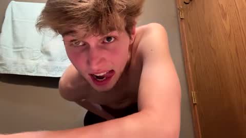 Snapshot of bigskinnyboyshh chatting on December 20, 2024, 5:36 am bigskinnyboyshh online show from December 20, 2024, 5:36 am