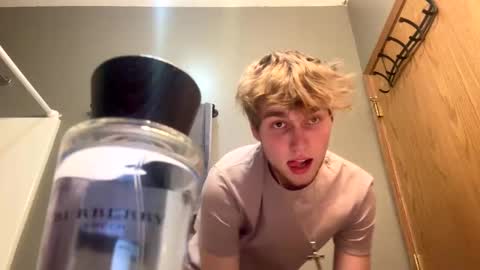 Snapshot of bigskinnyboyshh chatting on January 5, 2025, 8:42 pm bigskinnyboyshh online show from January 5, 2025, 8:42 pm