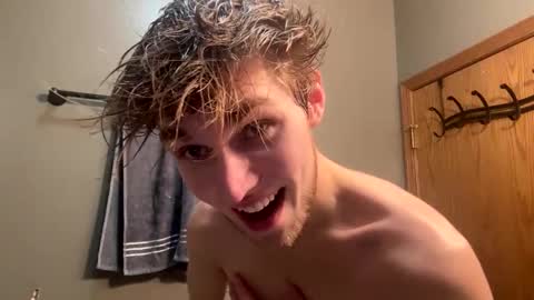 Snapshot of bigskinnyboyshh chatting on January 18, 2025, 9:45 pm bigskinnyboyshh online show from January 18, 2025, 9:45 pm