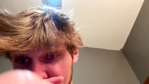 Snapshot of bigskinnyboyshh chatting on January 21, 2025, 6:45 pm bigskinnyboyshh online show from January 21, 2025, 6:45 pm