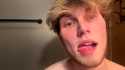 Snapshot of bigskinnyboyshh chatting on February 17, 2025, 6:31 am bigskinnyboyshh online show from February 17, 2025, 6:31 am