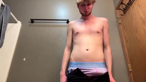 Snapshot of bigskinnyboyshh chatting on February 22, 2025, 3:12 am bigskinnyboyshh online show from February 22, 2025, 3:12 am