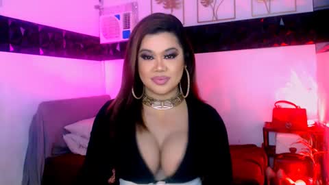 Snapshot of bigtraditionalts chatting on December 1, 2024, 10:32 pm katy asianbigcockcumshowsmokeanal online show from December 1, 2024, 10:32 pm