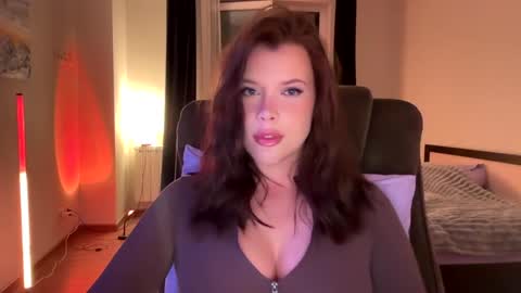 Ann Braslowsky online show from September 21, 2025, 1:29 am