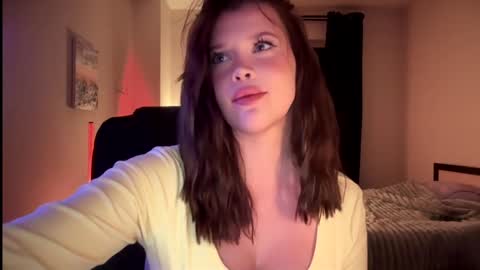 Ann Braslowsky online show from September 22, 2025, 2:02 am