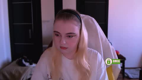 Snapshot of black_neon chatting on October 11, 2025, 9:19 am Sasha and Bella online show from October 11, 2025, 9:19 am