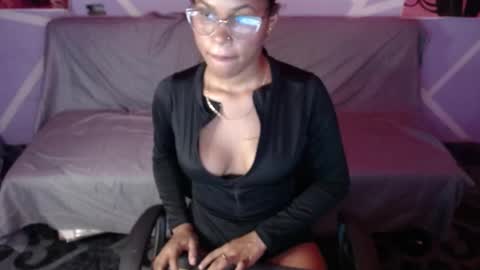 Snapshot of black_scarlet_ chatting on November 3, 2025, 9:48 pm black_scarlet_ online show from November 3, 2025, 9:48 pm