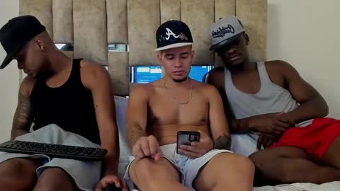 Snapshot of blackdreams1__ chatting on December 10, 2024, 2:05 am Black Dreams online show from December 10, 2024, 2:05 am