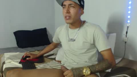 Snapshot of blackskull22x chatting on November 5, 2025, 11:27 pm Scott IMDEPENDIENT MODEL online show from November 5, 2025, 11:27 pm