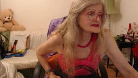 Snapshot of blairfort chatting on February 8, 2025, 2:38 pm blairfort online show from February 8, 2025, 2:38 pm