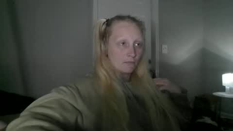 Snapshot of blakemeadowxoxo chatting on November 11, 2025, 1:05 am LipsofanAngell online show from November 11, 2025, 1:05 am