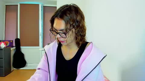 Snapshot of blazet0ne chatting on September 18, 2025, 3:03 pm David online show from September 18, 2025, 3:03 pm