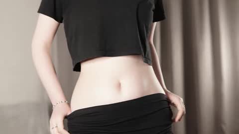 Snapshot of blissvibe chatting on September 12, 2025, 3:56 pm Mila online show from September 12, 2025, 3:56 pm