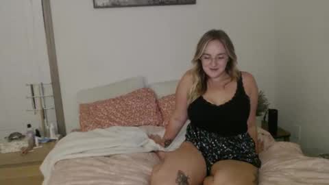 Your Big Titty Baby online show from October 16, 2025, 2:23 am