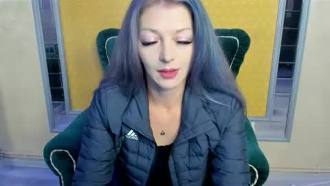 Snapshot of blondexangelx chatting on September 20, 2025, 10:33 pm Tina online show from September 20, 2025, 10:33 pm