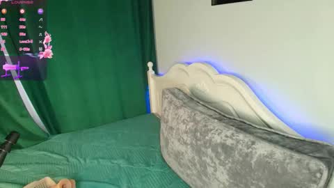 Welcome guysMy name KatePVT its Open online show from September 30, 2025, 6:51 am
