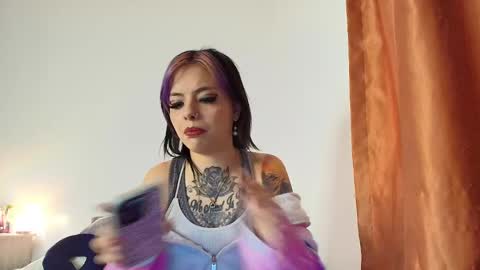 Snapshot of blue_tatuu1 chatting on December 26, 2024, 4:10 am Alice bleu for friends  online show from December 26, 2024, 4:10 am