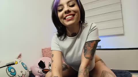 Snapshot of blue_tatuu1 chatting on January 26, 2025, 1:20 am Alice bleu for friends  online show from January 26, 2025, 1:20 am