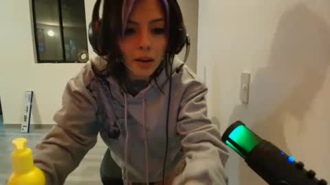 Snapshot of blue_tatuu1 chatting on January 31, 2025, 1:54 am Alice bleu for friends  online show from January 31, 2025, 1:54 am