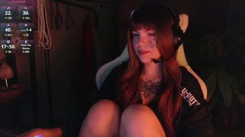 Snapshot of bluedweeb chatting on January 4, 2025, 5:16 am Blue online show from January 4, 2025, 5:16 am