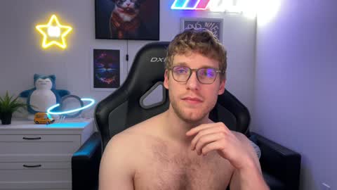 Snapshot of blueeyedtallguy chatting on December 2, 2024, 9:24 am blueeyedtallguy online show from December 2, 2024, 9:24 am