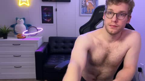 Snapshot of blueeyedtallguy chatting on December 5, 2024, 3:48 am blueeyedtallguy online show from December 5, 2024, 3:48 am