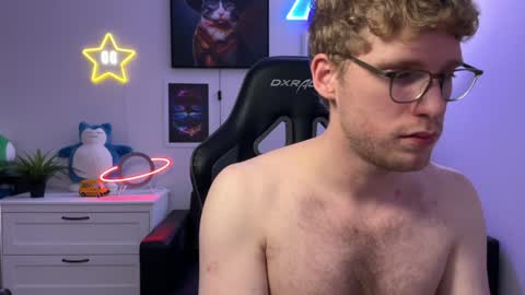 Snapshot of blueeyedtallguy chatting on December 7, 2024, 3:04 am blueeyedtallguy online show from December 7, 2024, 3:04 am