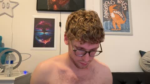 Snapshot of blueeyedtallguy chatting on December 8, 2024, 7:15 am blueeyedtallguy online show from December 8, 2024, 7:15 am