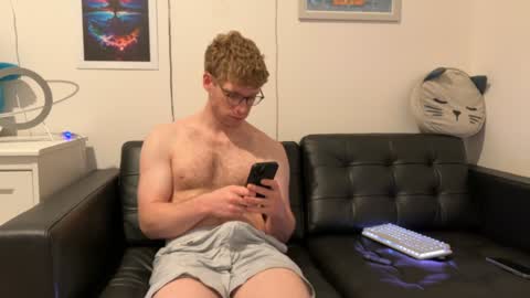 Snapshot of blueeyedtallguy chatting on December 11, 2024, 1:47 am blueeyedtallguy online show from December 11, 2024, 1:47 am