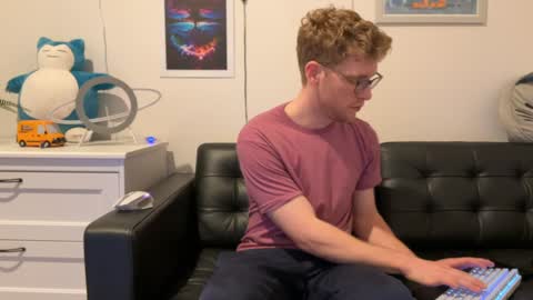 Snapshot of blueeyedtallguy chatting on January 1, 2025, 2:41 am blueeyedtallguy online show from January 1, 2025, 2:41 am