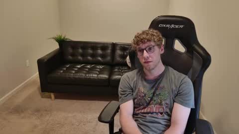 Snapshot of blueeyedtallguy chatting on September 12, 2025, 1:17 am blueeyedtallguy online show from September 12, 2025, 1:17 am