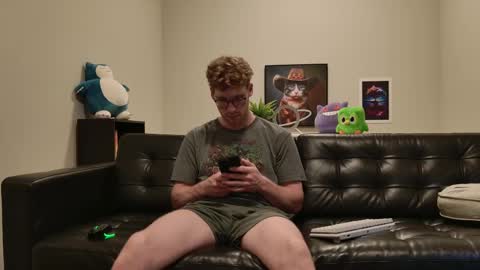 Snapshot of blueeyedtallguy chatting on September 18, 2025, 1:40 am blueeyedtallguy online show from September 18, 2025, 1:40 am