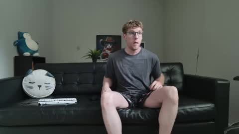 Snapshot of blueeyedtallguy chatting on September 21, 2025, 7:04 pm blueeyedtallguy online show from September 21, 2025, 7:04 pm