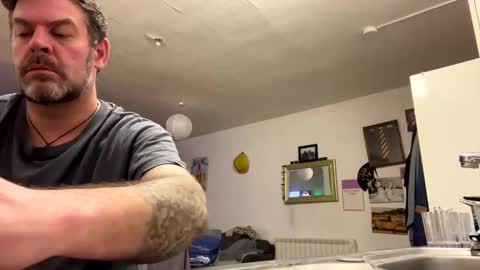 Snapshot of blueylouie8383 chatting on February 9, 2025, 2:17 am Blueyloey online show from February 9, 2025, 2:17 am