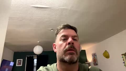 Snapshot of blueylouie8383 chatting on February 19, 2025, 12:57 am Blueyloey online show from February 19, 2025, 12:57 am