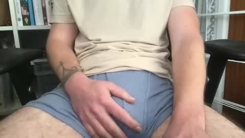 Snapshot of bobbybrownshoozz chatting on December 4, 2024, 10:24 am bobbybrownshoozz online show from December 4, 2024, 10:24 am